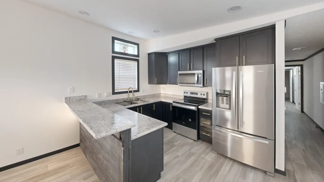 6481ls (16’ stretch) kitchen home features