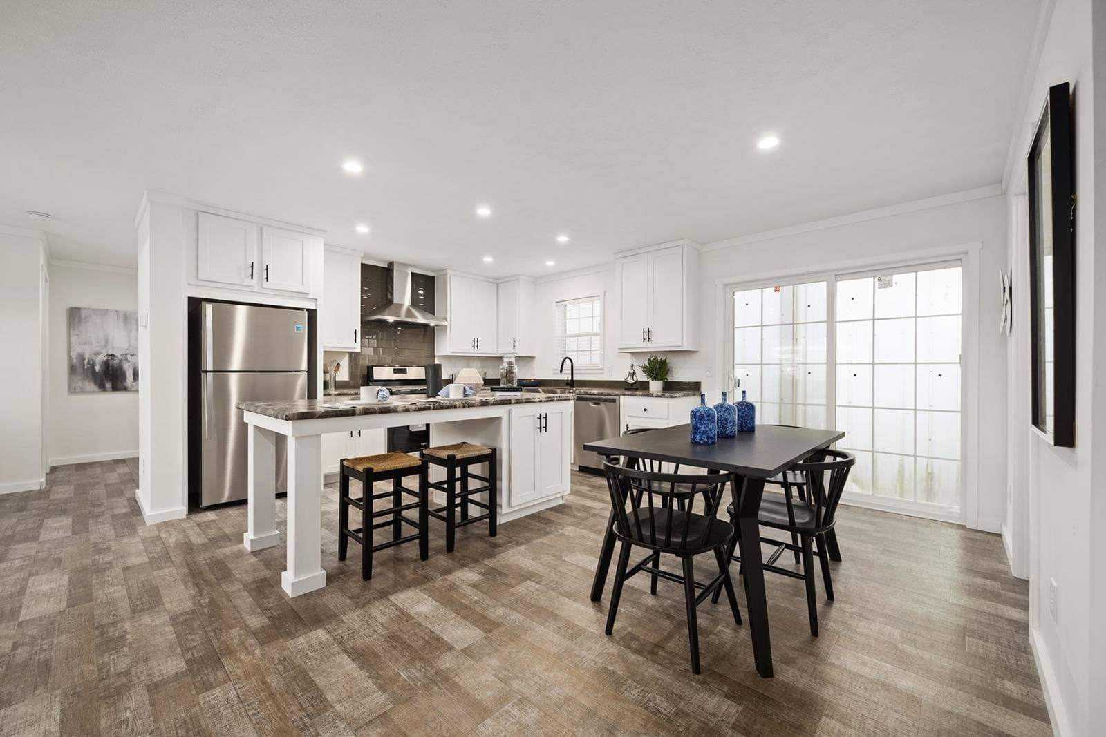 Aspire kitchen home features