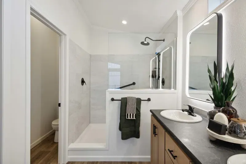 Wood manor d505 bathroom home features