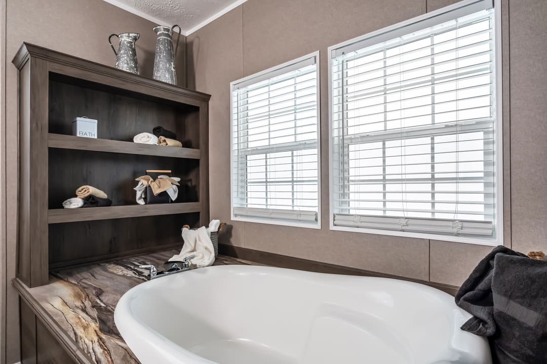 Md-44-32 housecat bathroom home features