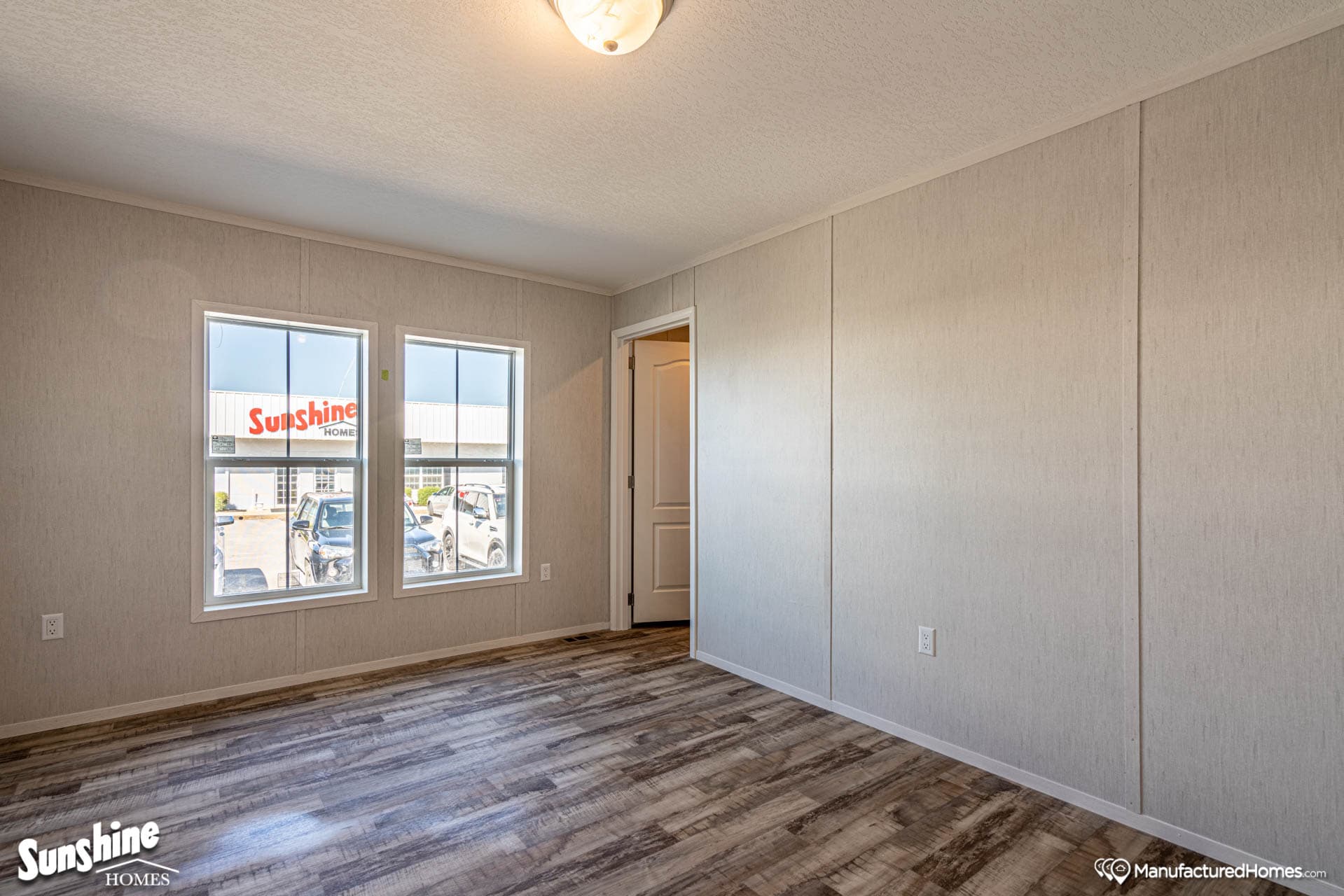 Arc3260-9000 bedroom home features