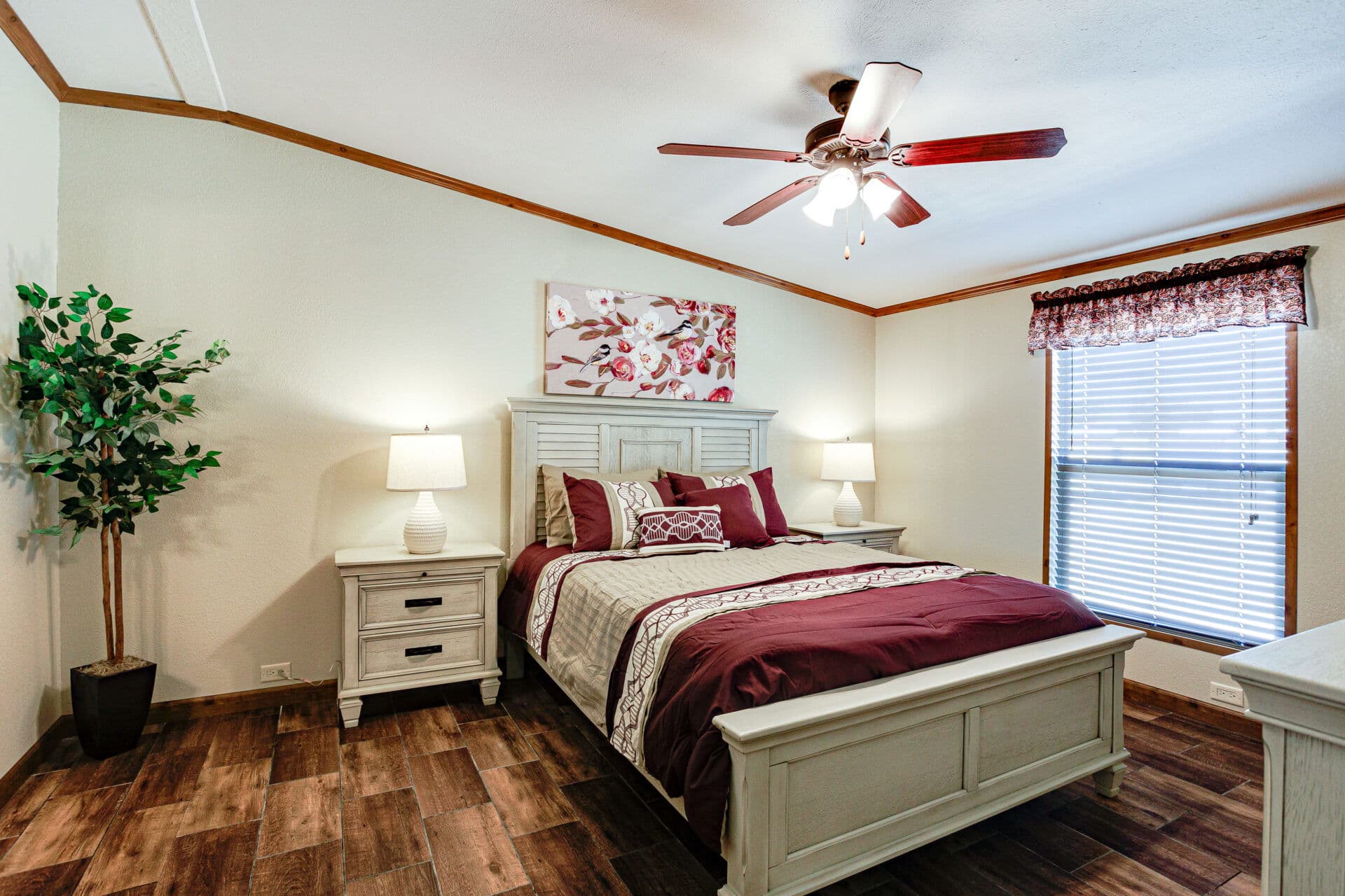 Doublewide s-28×56-32flp bedroom home features