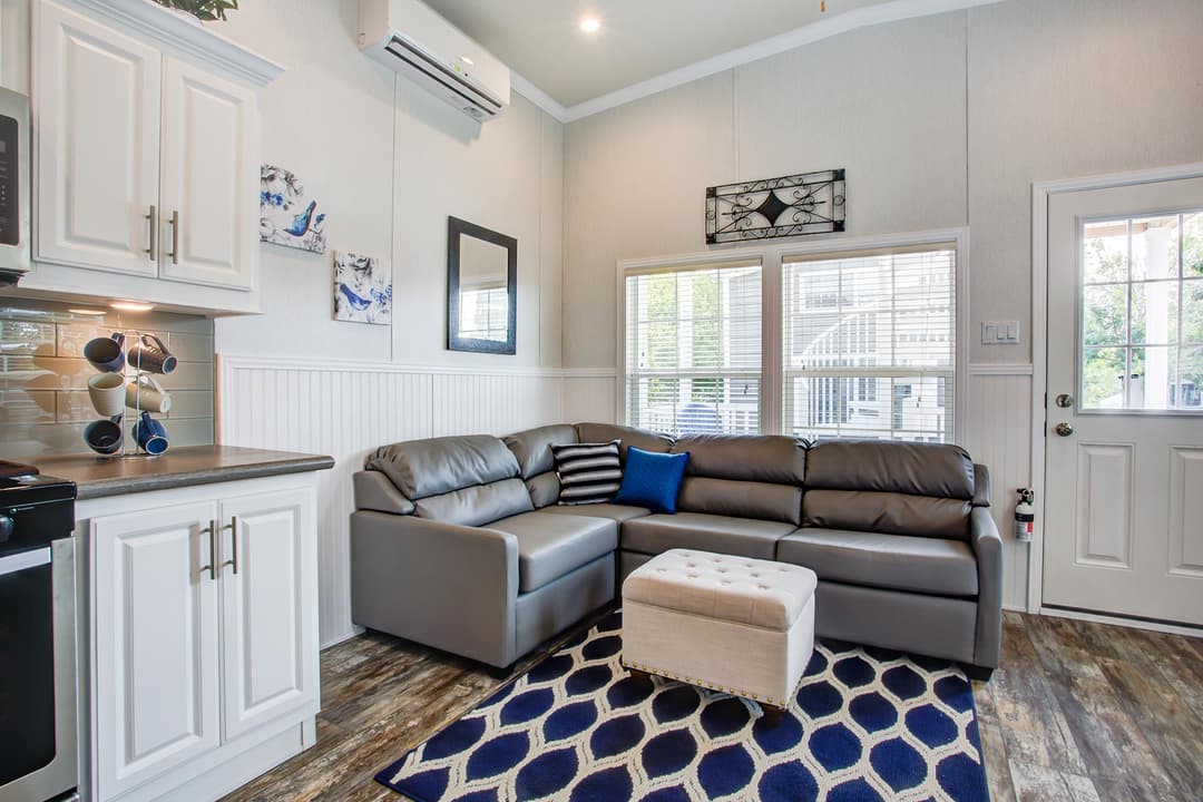 Shore park 4110l interior home features