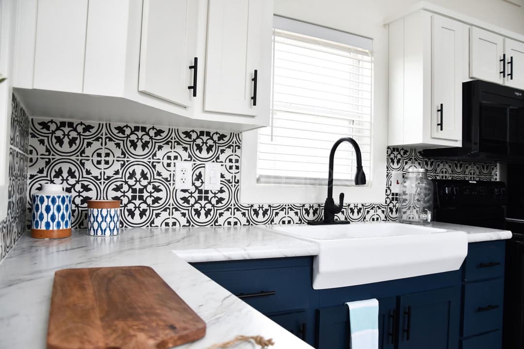 Cardinal kitchen home features