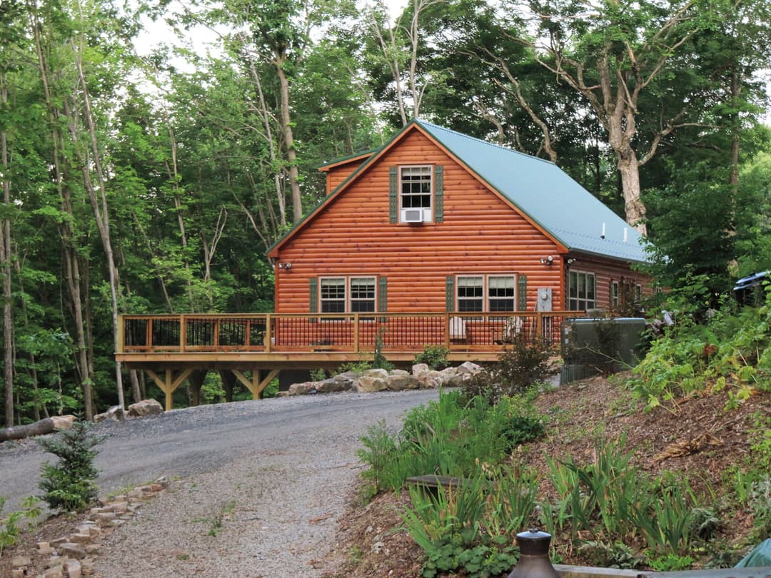 Mountaineer 2840 exterior home features