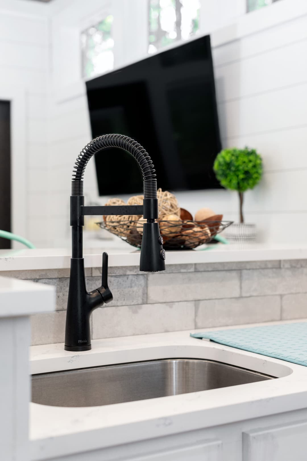 Desoto kitchen home features