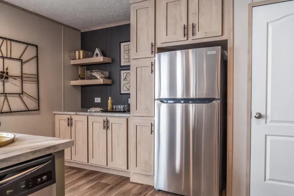 Rainier kitchen home features