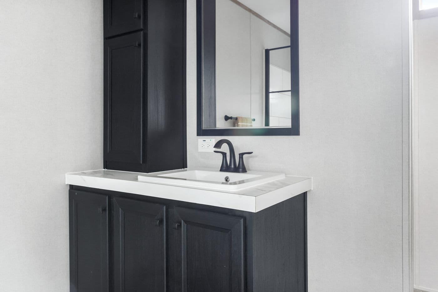 Sterling xl anniversary bathroom home features