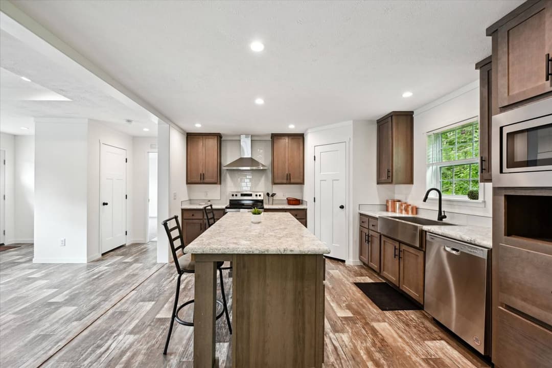 Elevate 56 kitchen home features