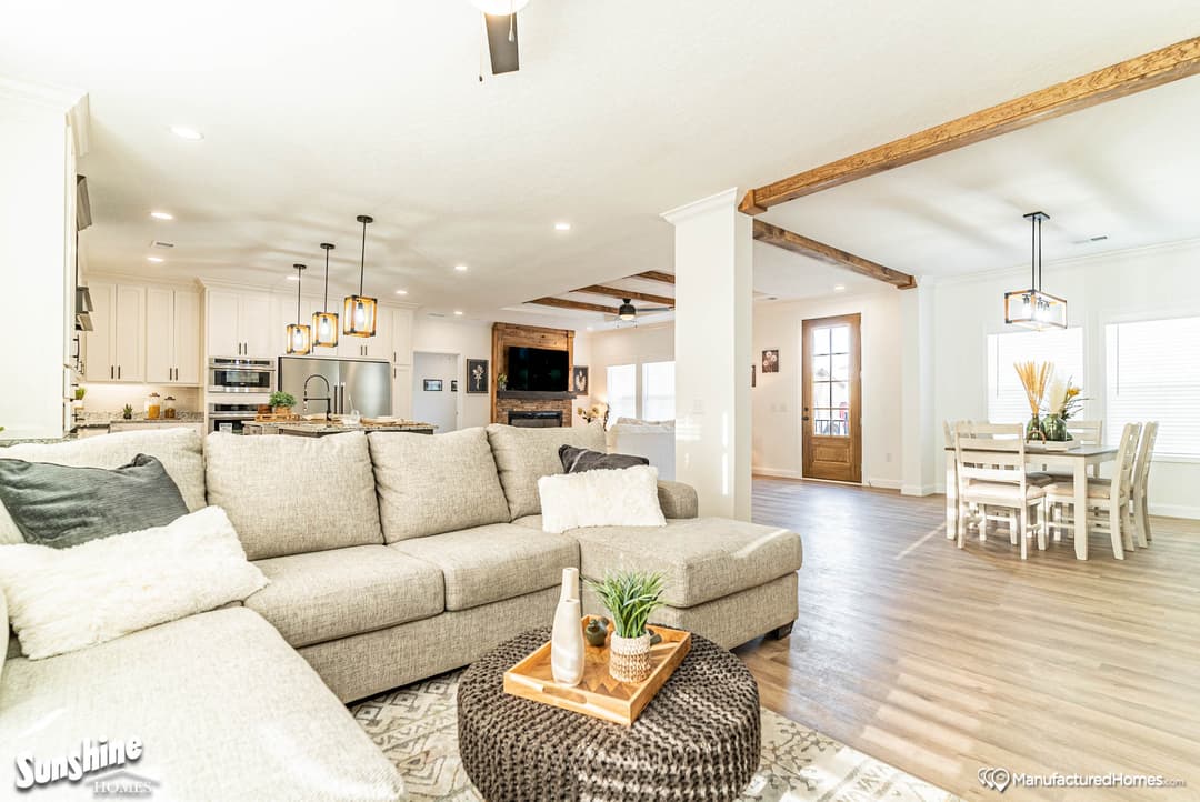 Pri3284-2058 interior home features