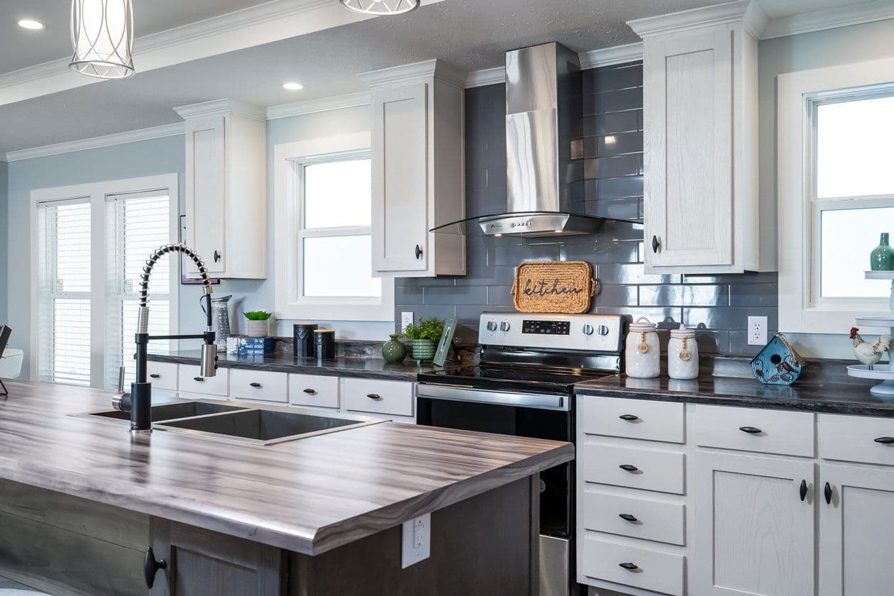 Byler kitchen home features