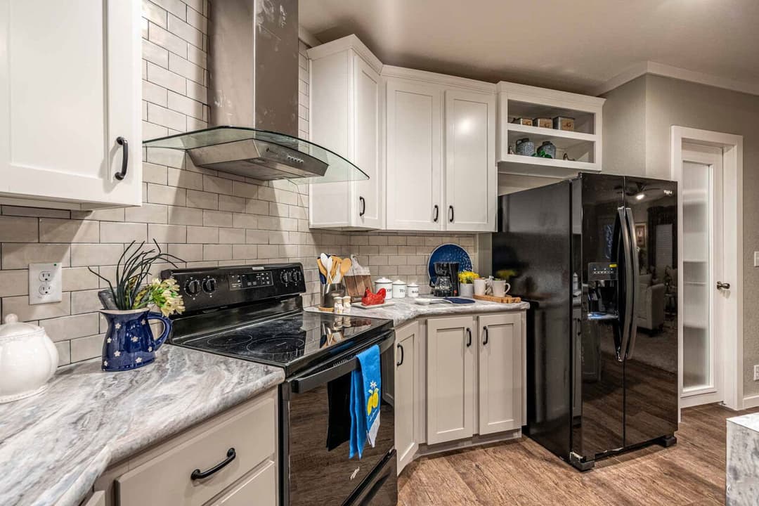 Magnum 32765m kitchen home features