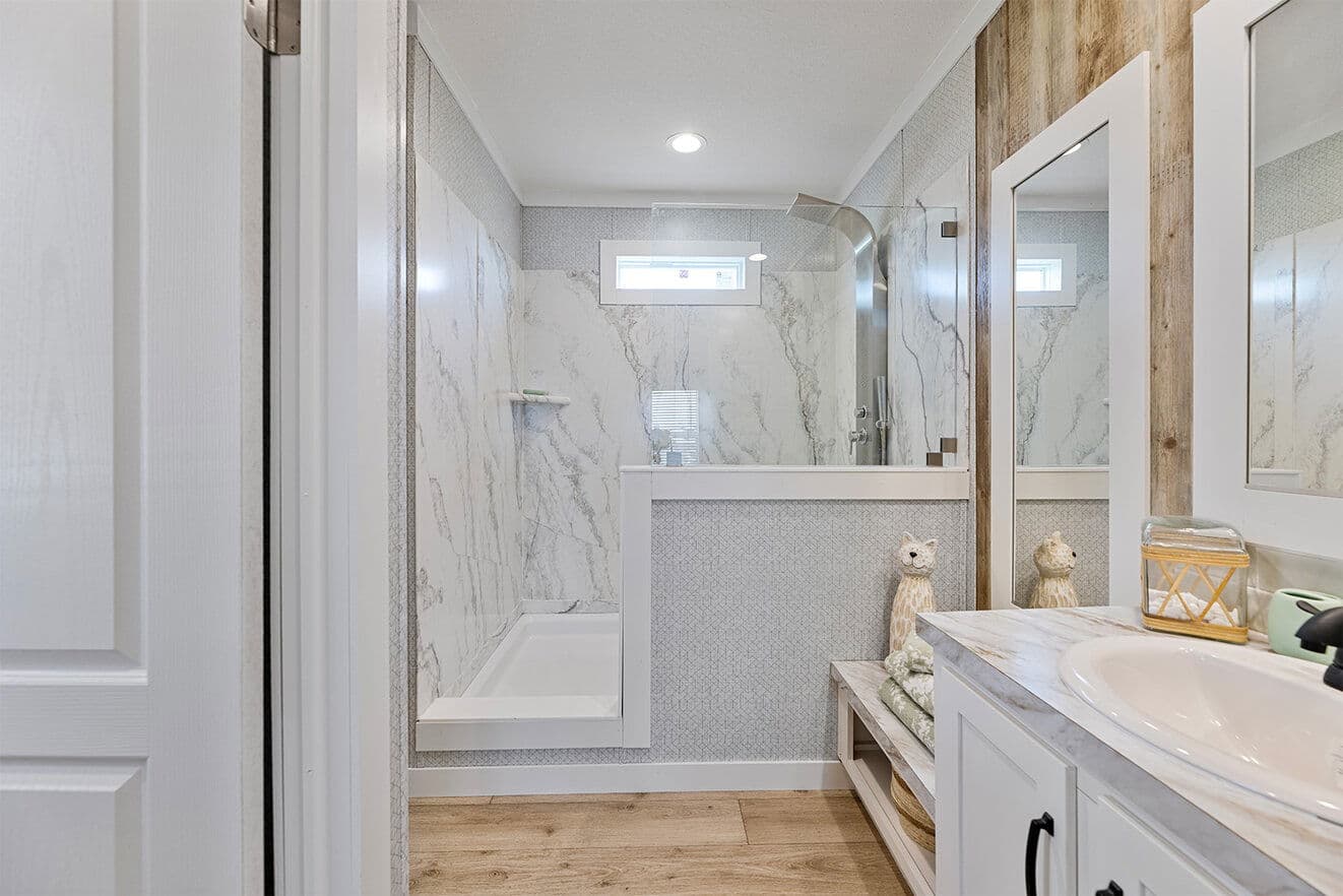 Sheridan 52 28523s bathroom home features