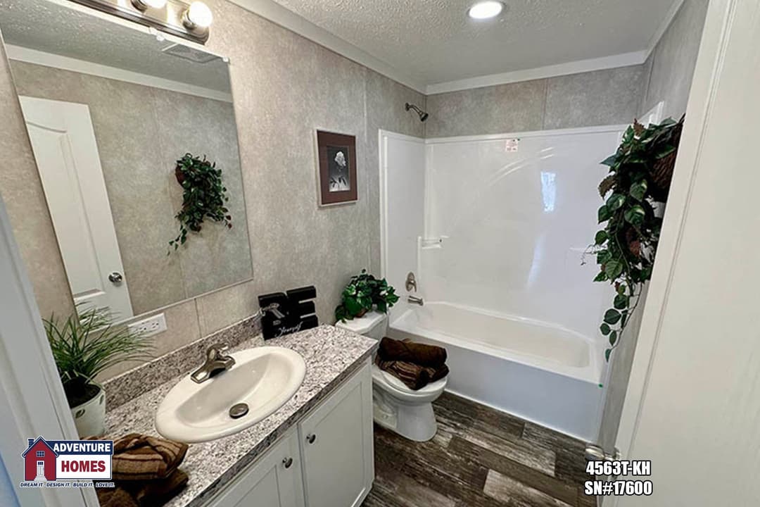 4563t-kh bathroom home features
