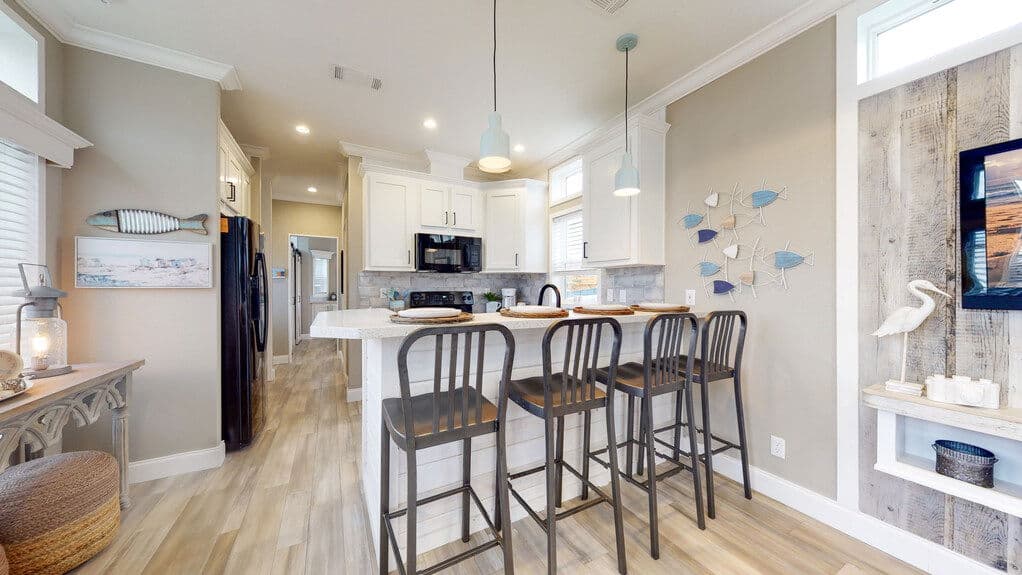 Hawk elite 13381b interior home features