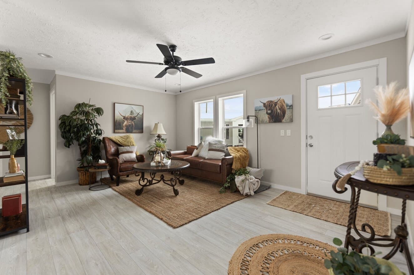 Escape 28443b interior home features