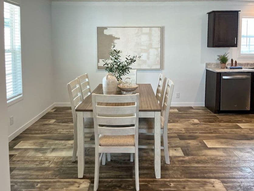 Lavonia interior home features