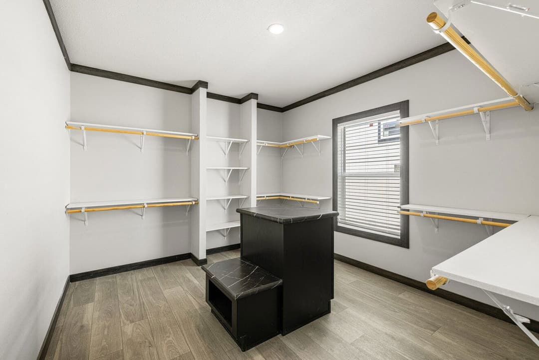 Pecan valley  30603p interior home features