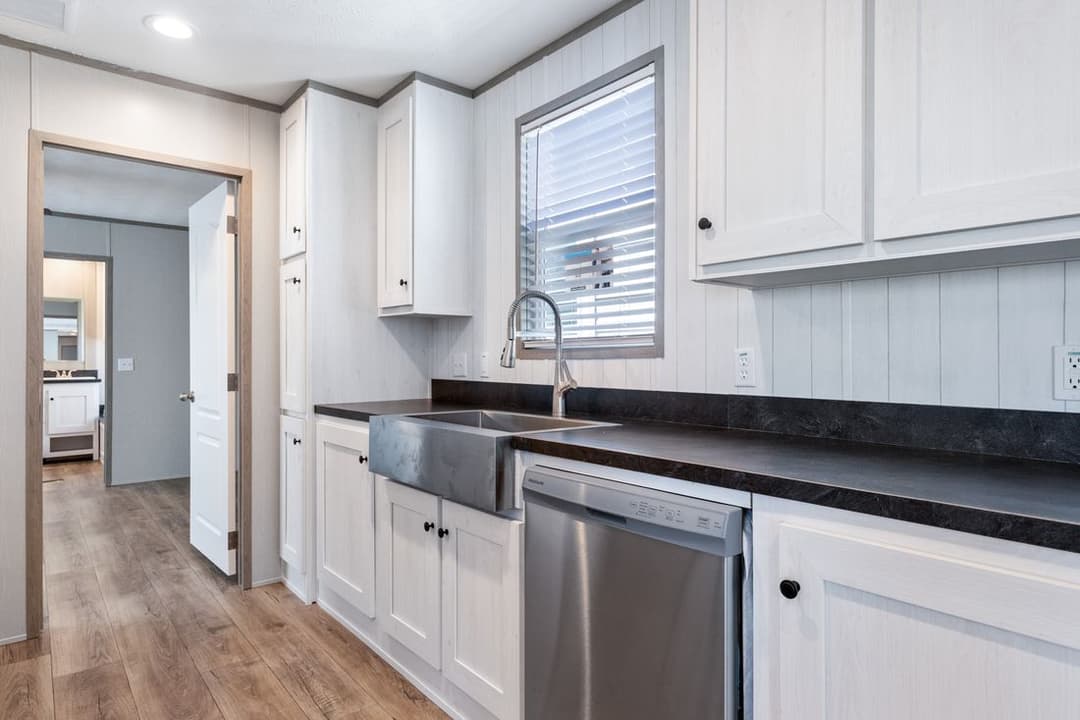 Resolution 16763k kitchen home features