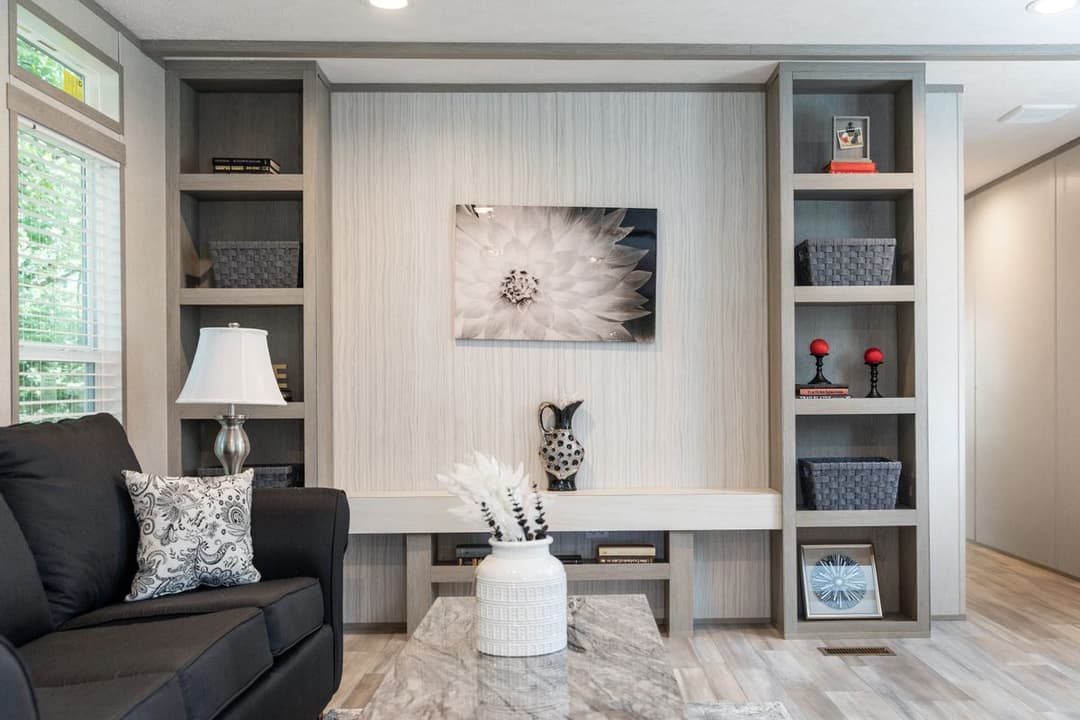 The anniversary 76 interior home features