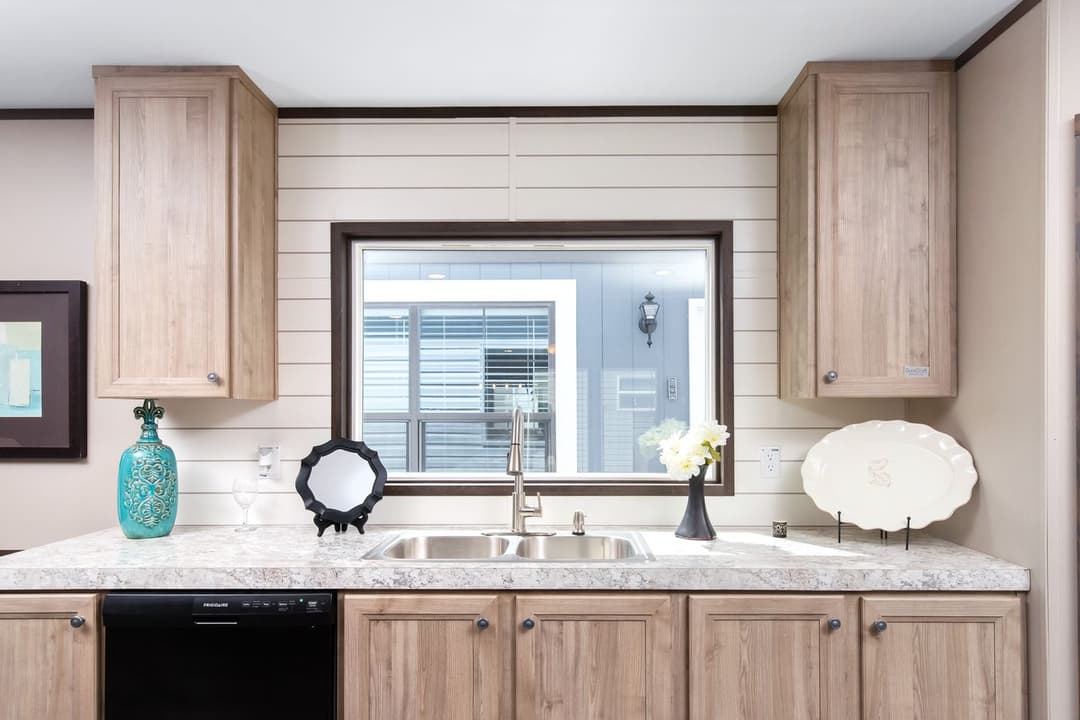 Pt 78 kitchen home features