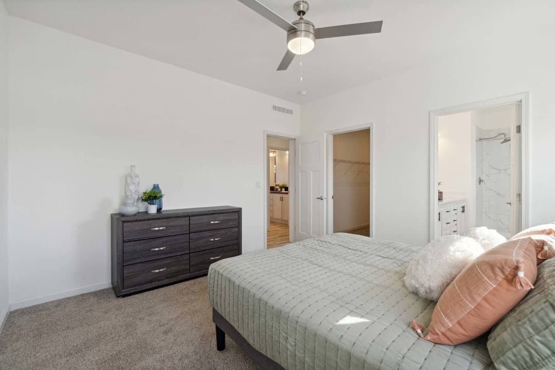 Nova-e bedroom home features