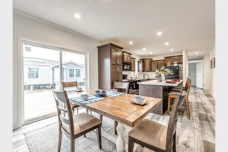 Skyliner 4765j interior home features