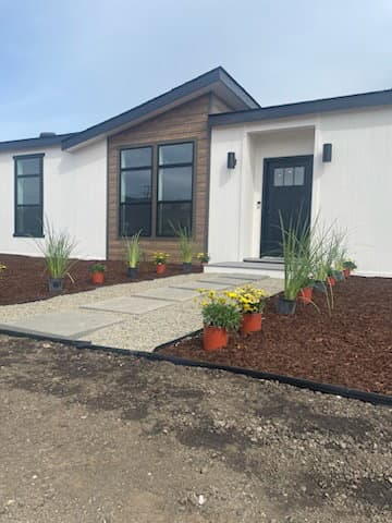 Kritzer elevation and exterior home features