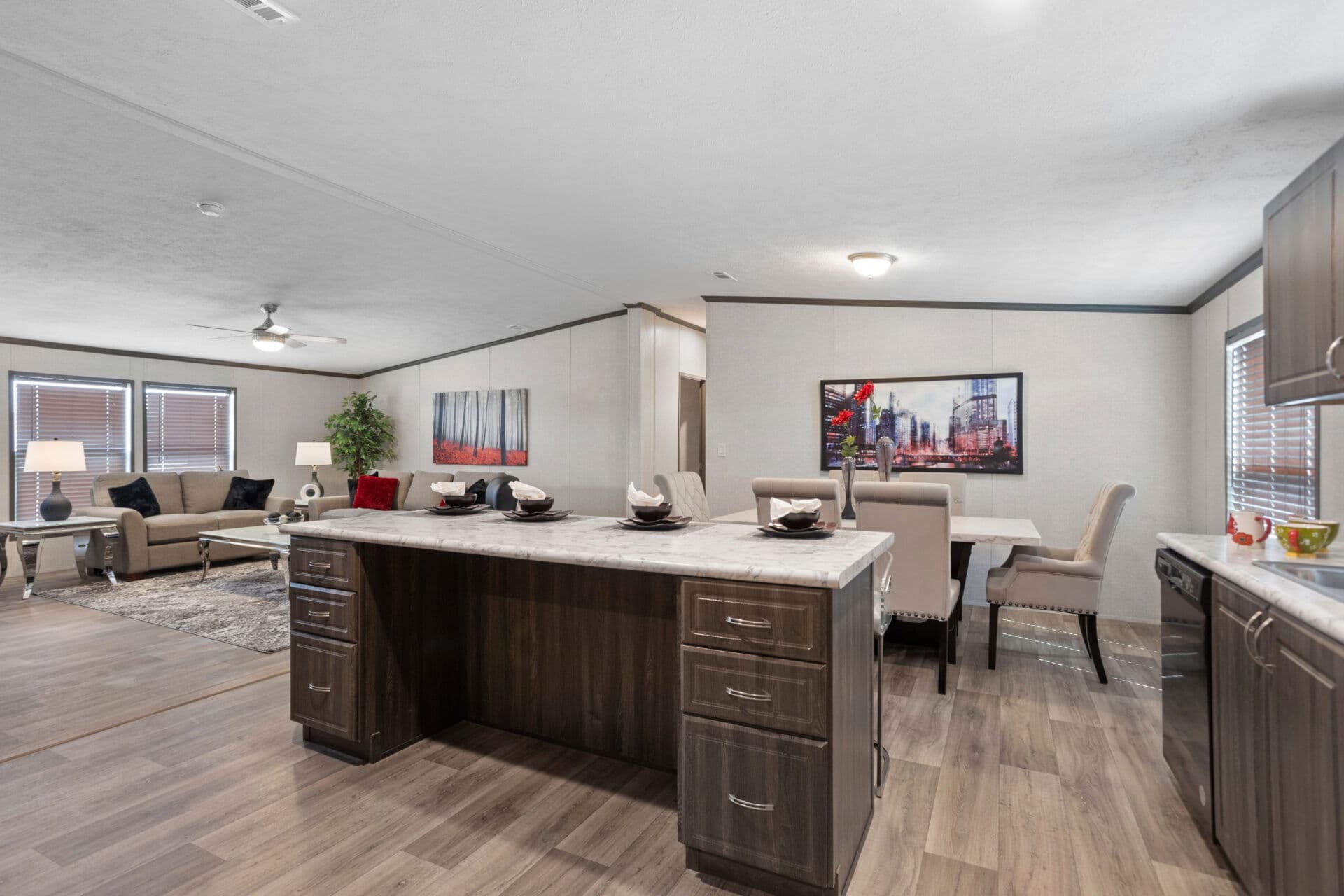 Classic c-3252-32d kitchen home features