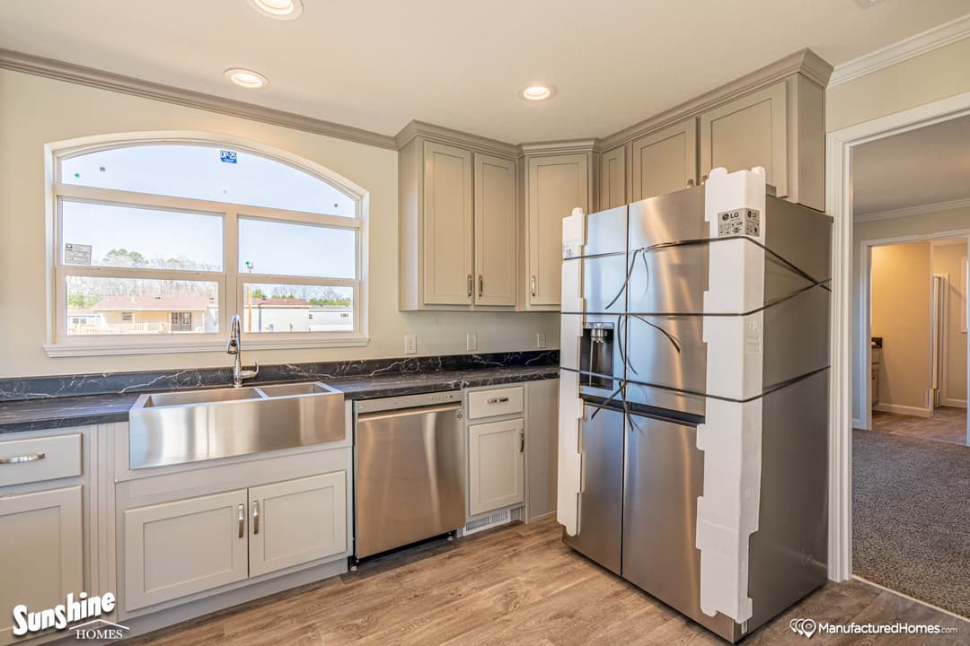 Pri1684-1009 kitchen home features