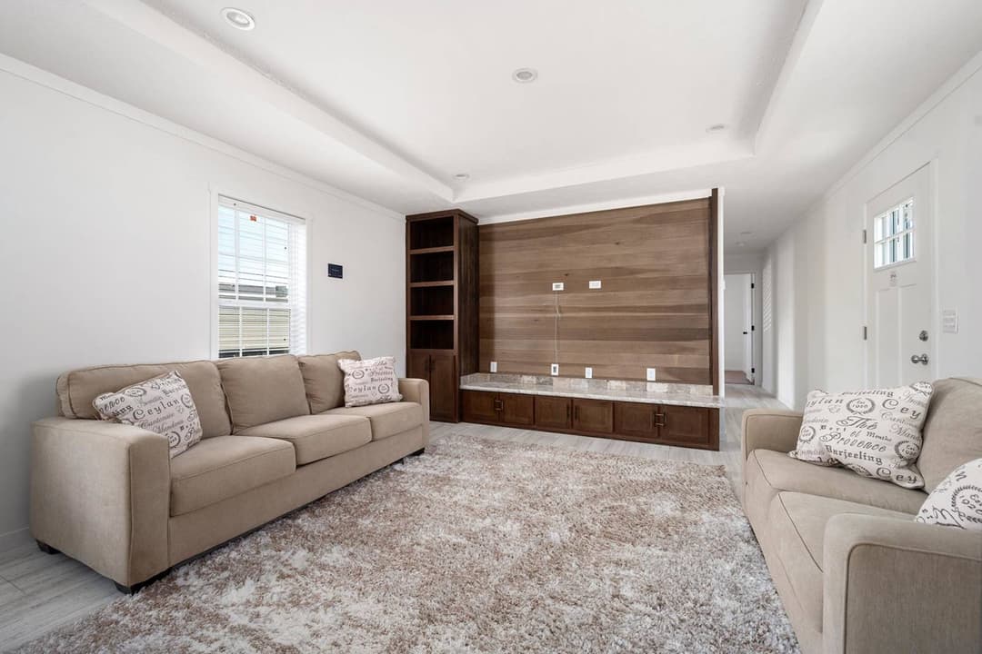 Invite max interior home features