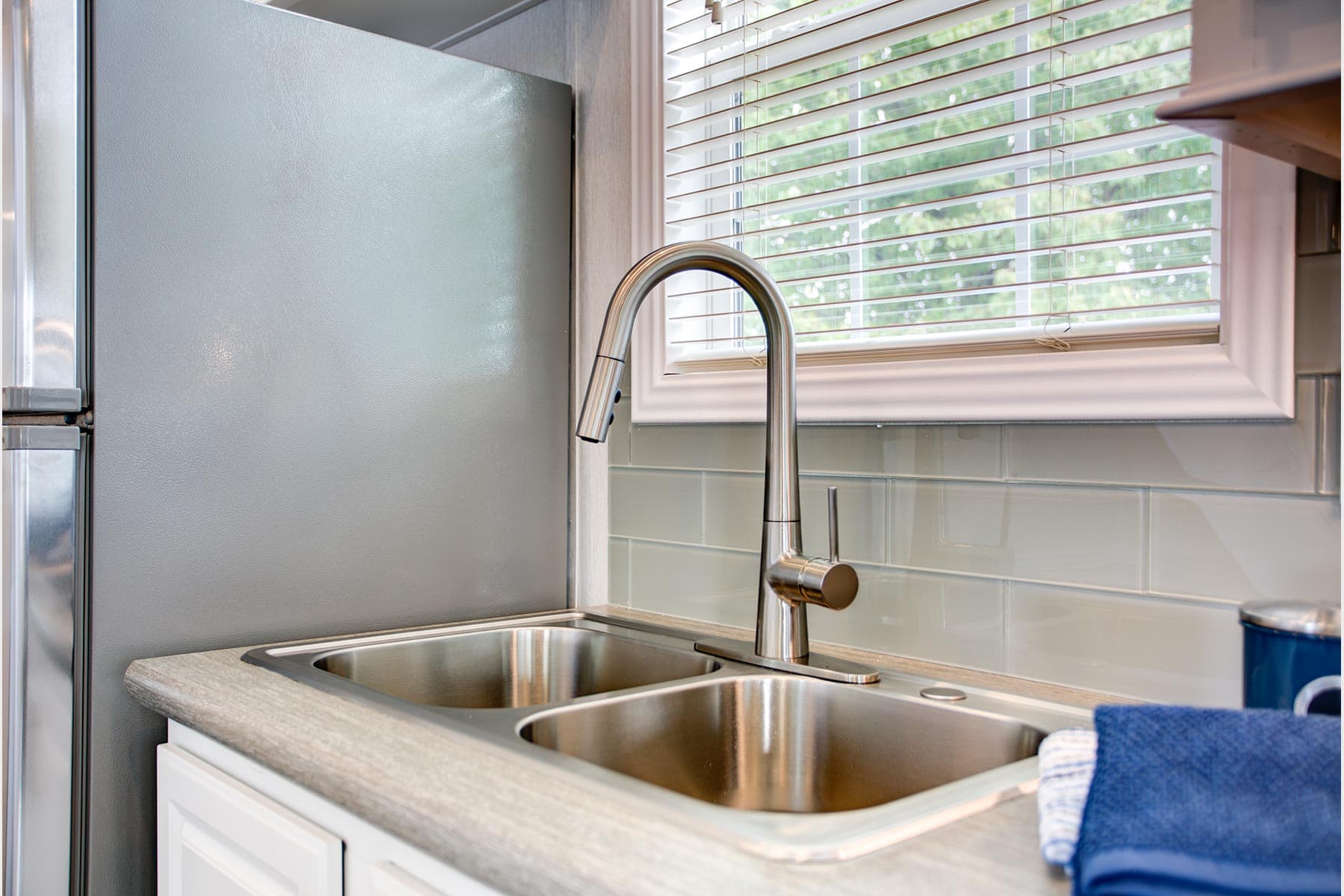 Shore park 4110l kitchen home features