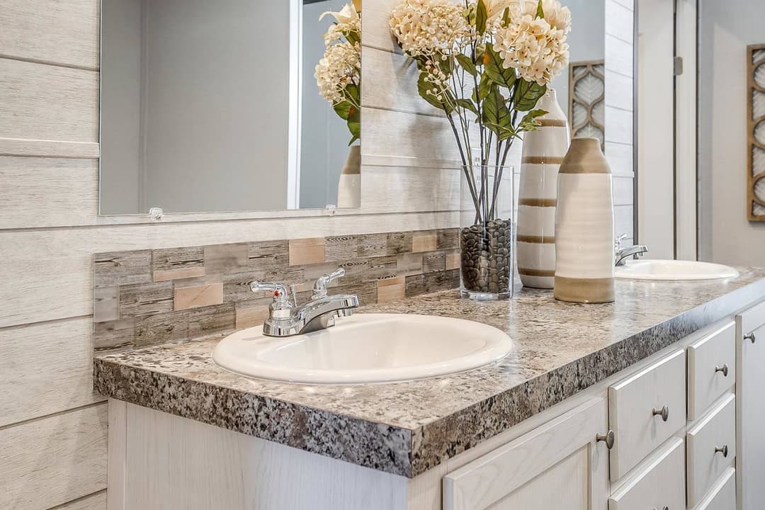 Nm3260f bathroom home features