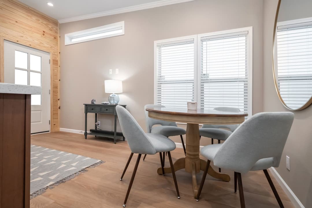 Wedge hk13382s interior home features