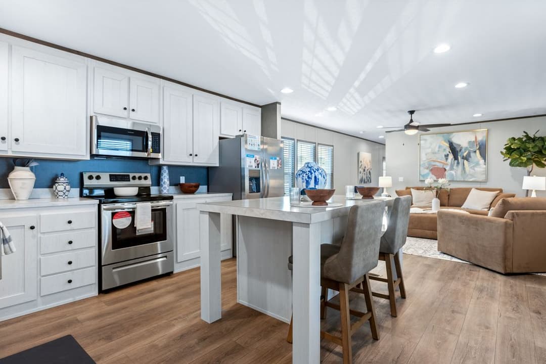 Retreat living 16682a kitchen home features