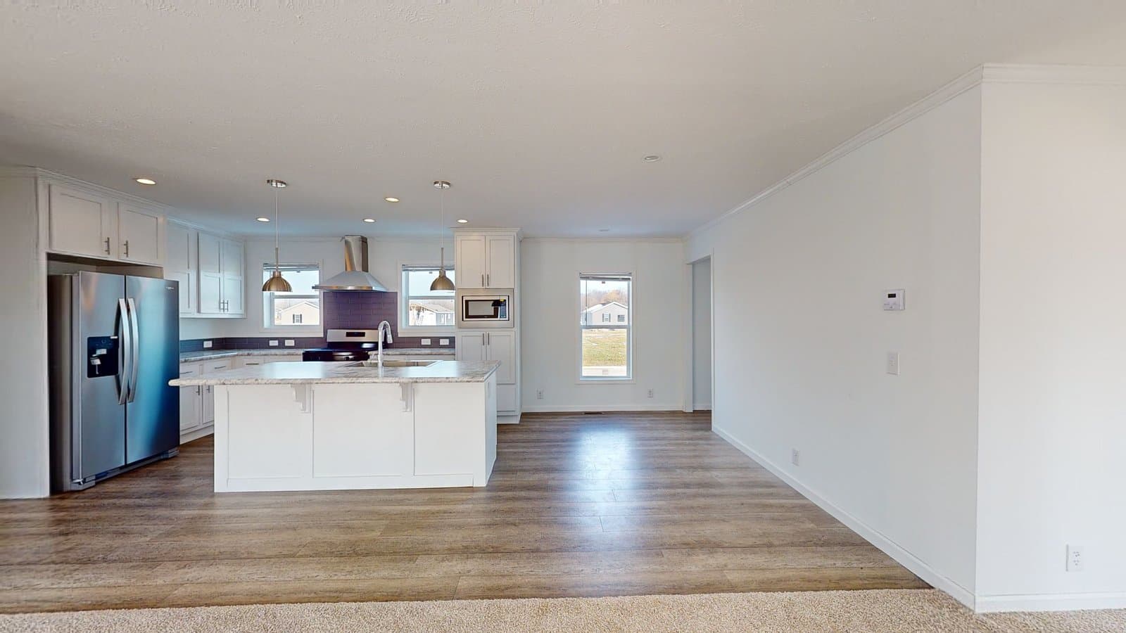 N688 interior home features