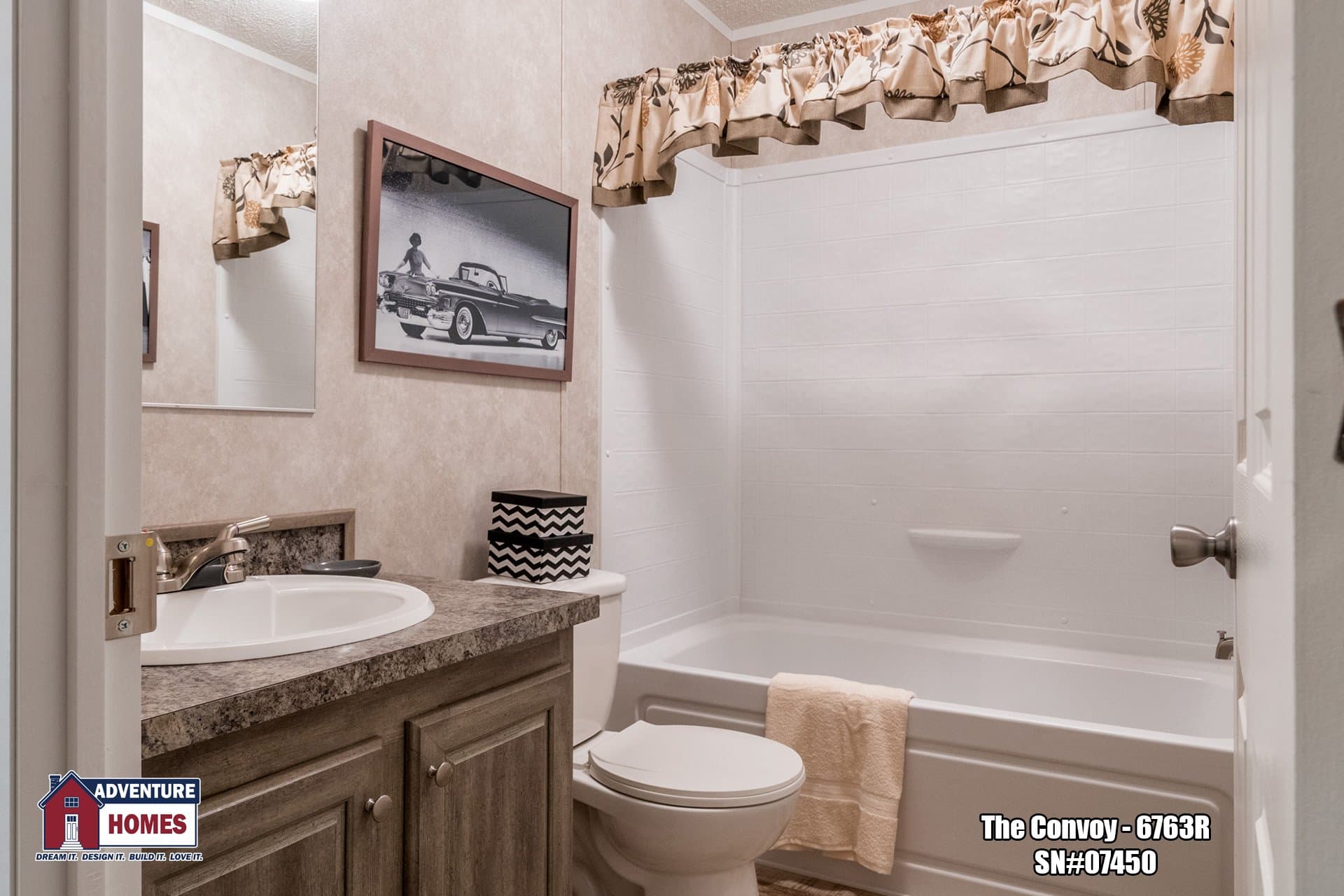 Convoy | 6763r bathroom home features
