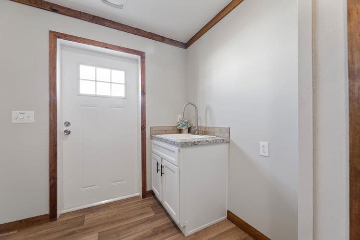 Reece 32663a interior home features