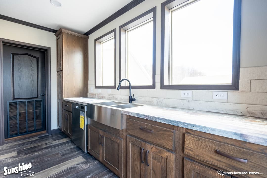 Pri3256-2061 kitchen home features