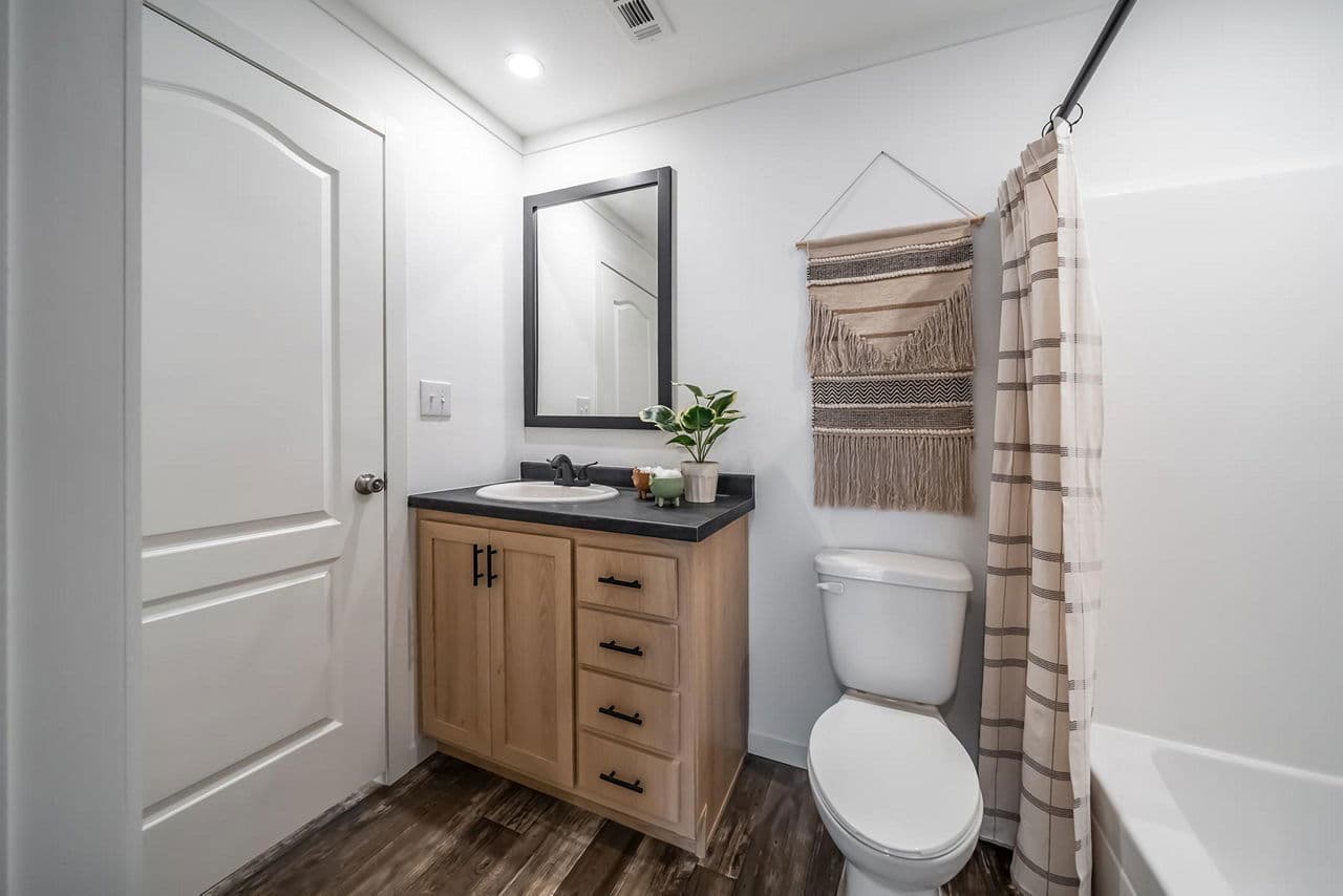 The pelican bathroom home features