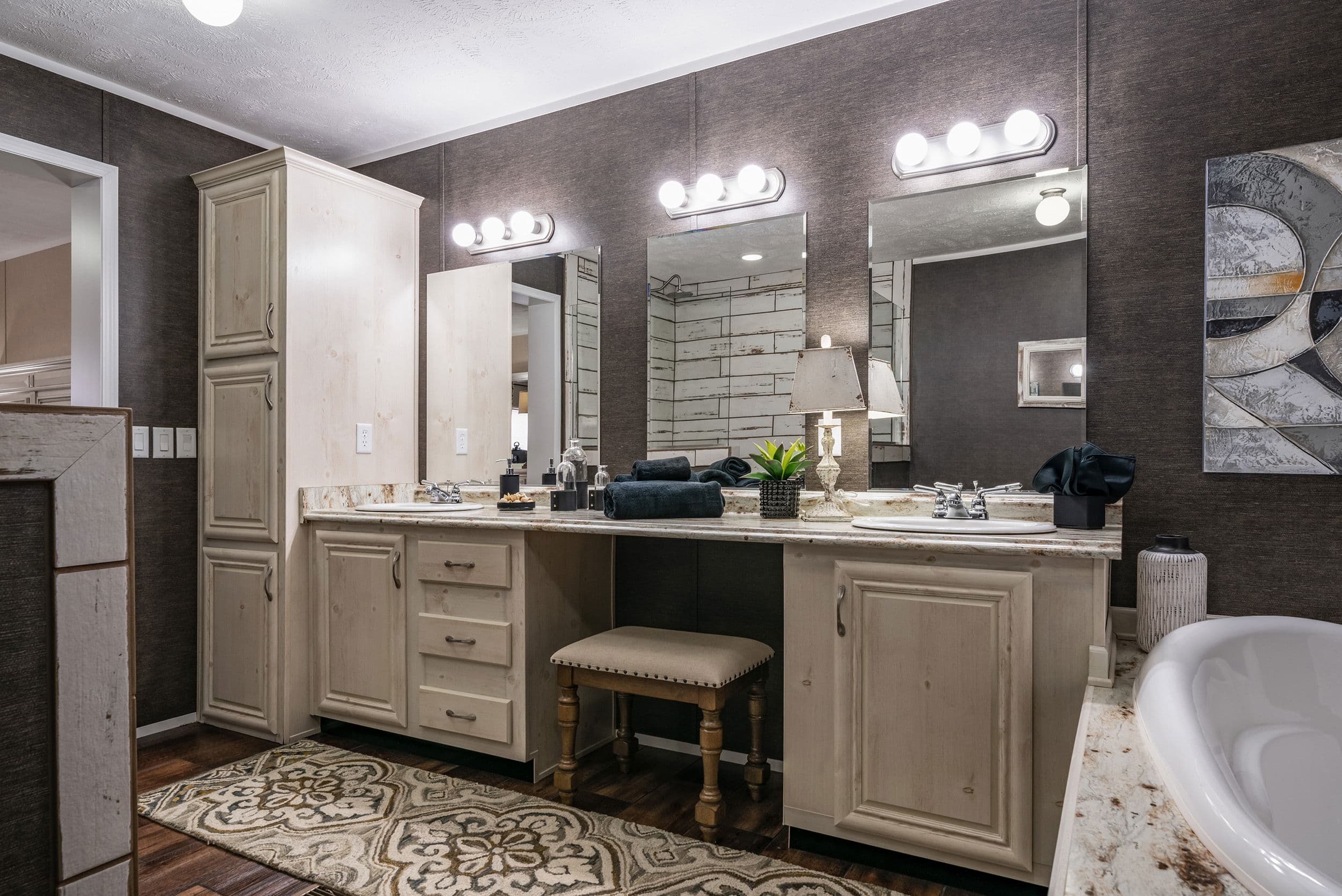 Md-39-32 bathroom home features