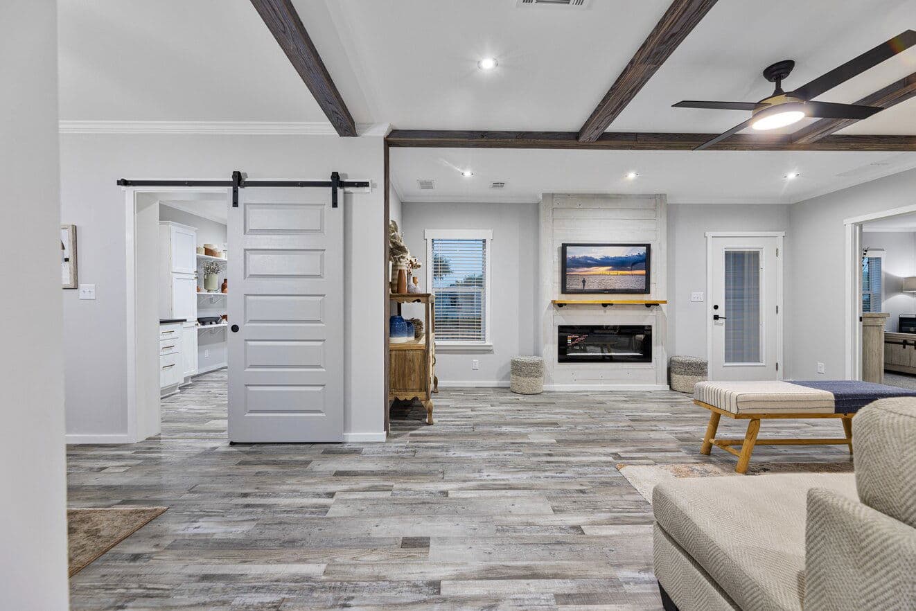 Davan 28683a interior home features