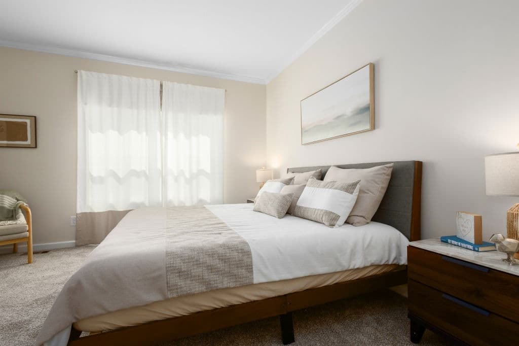 Limited 3 28563b bedroom home features