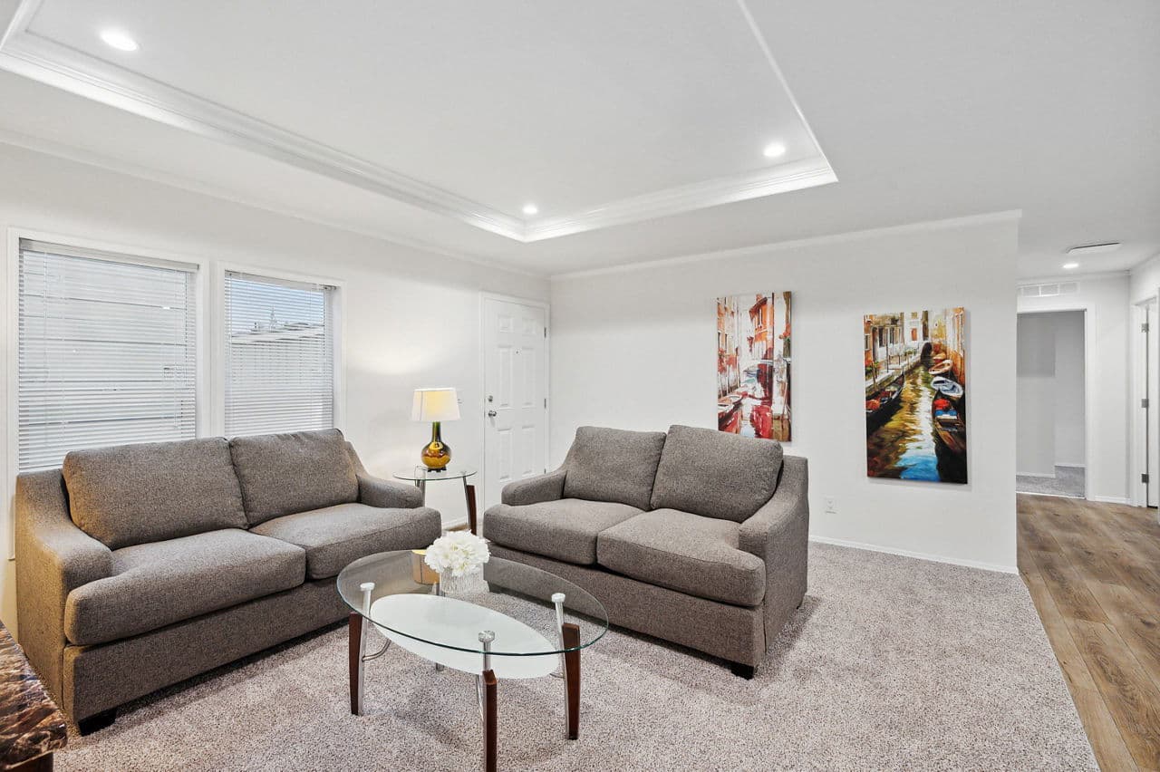 Millcreek 4400-6 interior home features