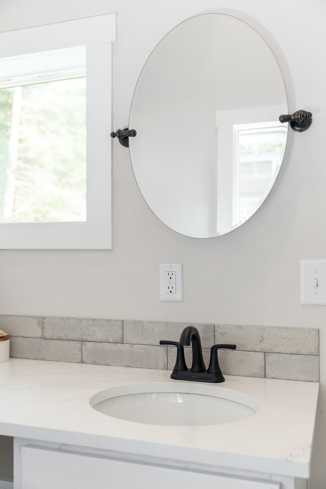 Cahaba bathroom home features