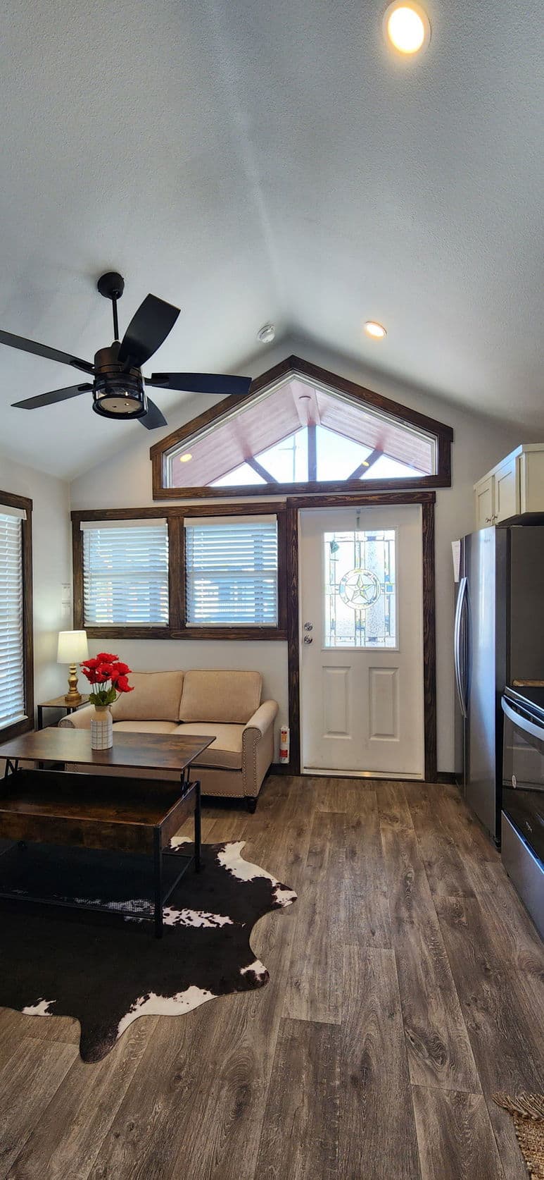 Dove interior home features