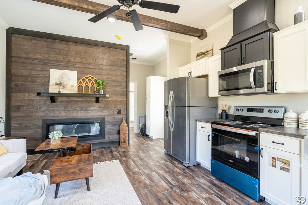 Cozy cabin 2 kitchen home features