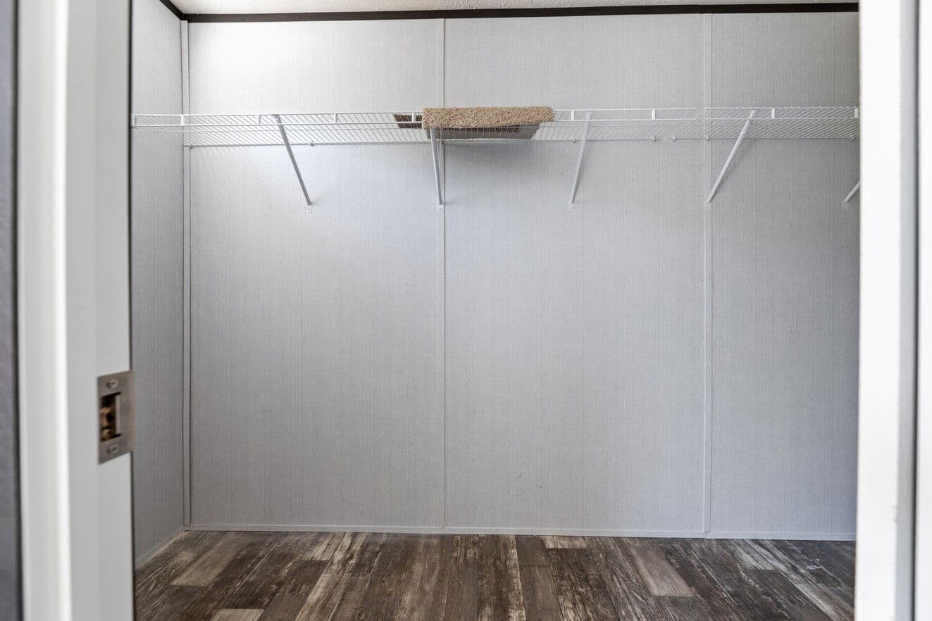 Valu premier 32563g interior home features