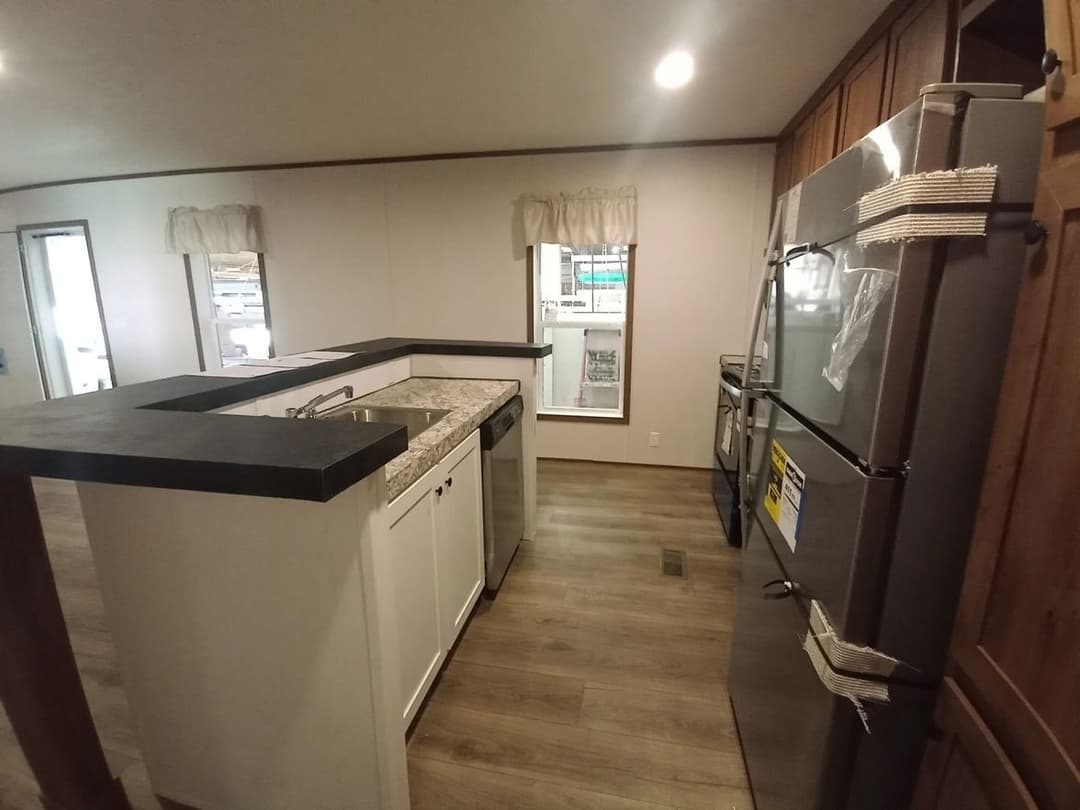 Ultra 16663u kitchen home features