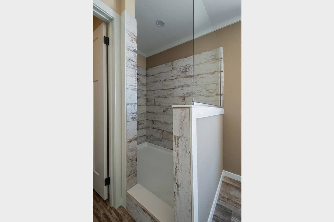 Innovation 3266f bathroom home features